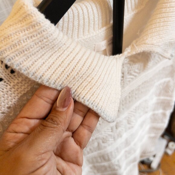 Lauren Conrad Cream Knit Polo Shirt / Sweater Top w/ Ruffled Sleeves Size Large - Picture 7 of 10